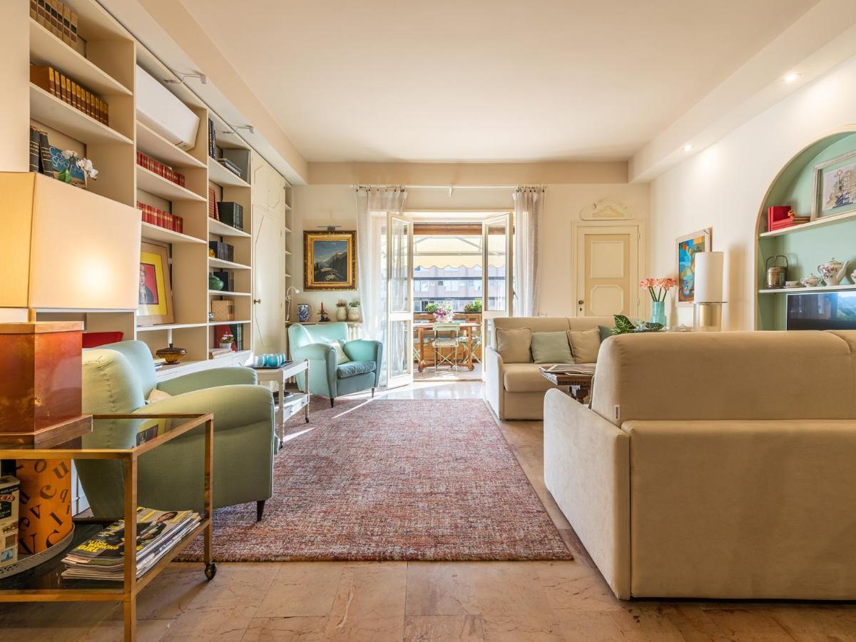 Chic House: Stylish And